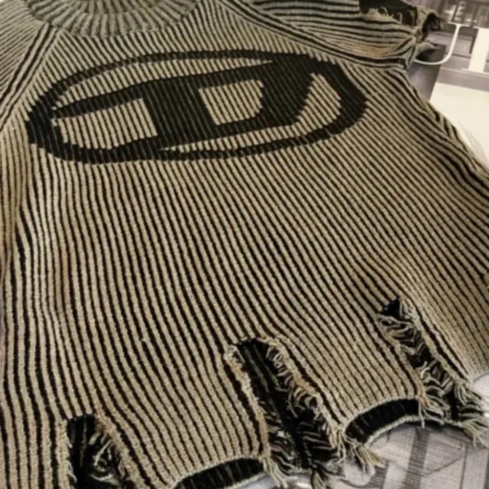 Authentic DIESEL Distressed Sweater. Small - Picture 16 of 16